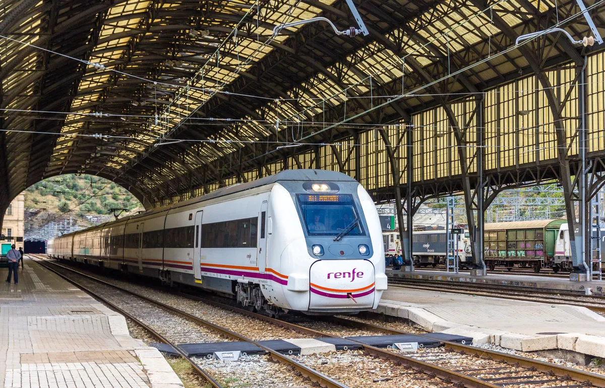 Cómo conseguir el abono gratuito de Renfe 2023