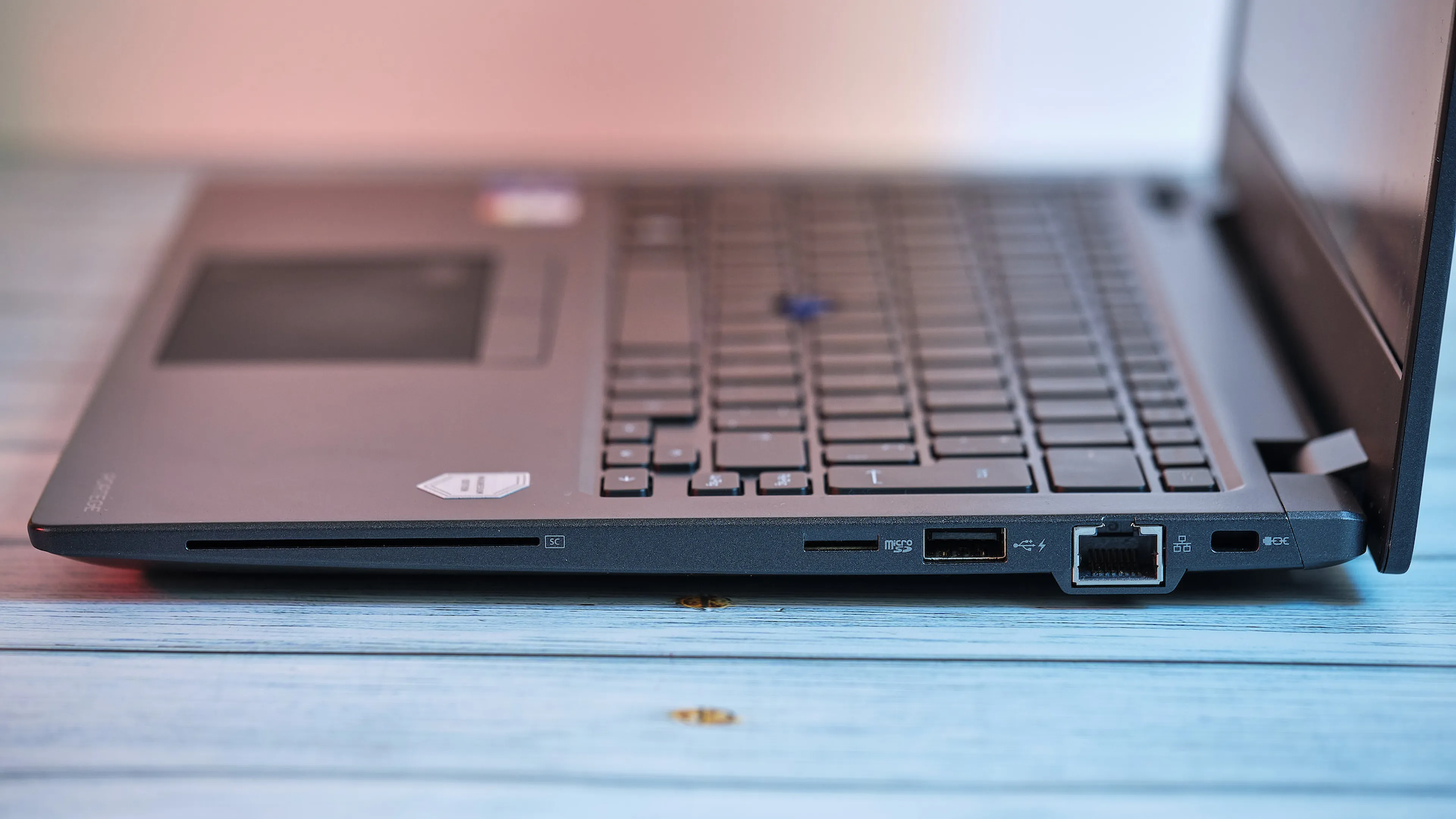analisis dynabook x30L