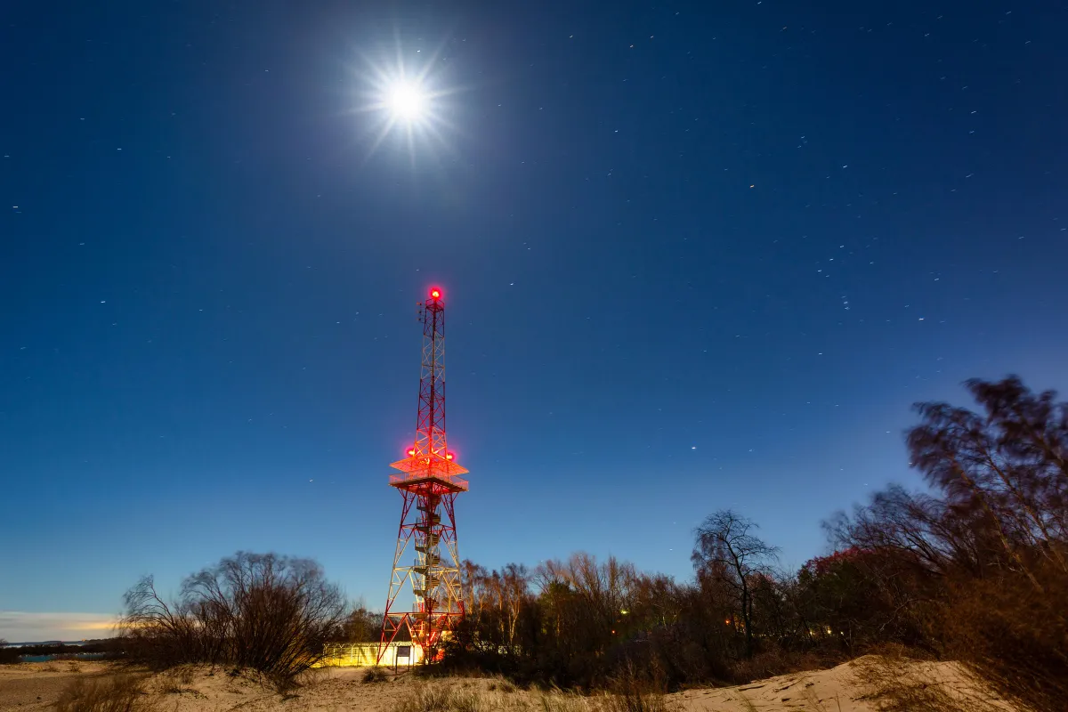 Por qué algunas emisoras de radio AM tienen que apagarse por la noche