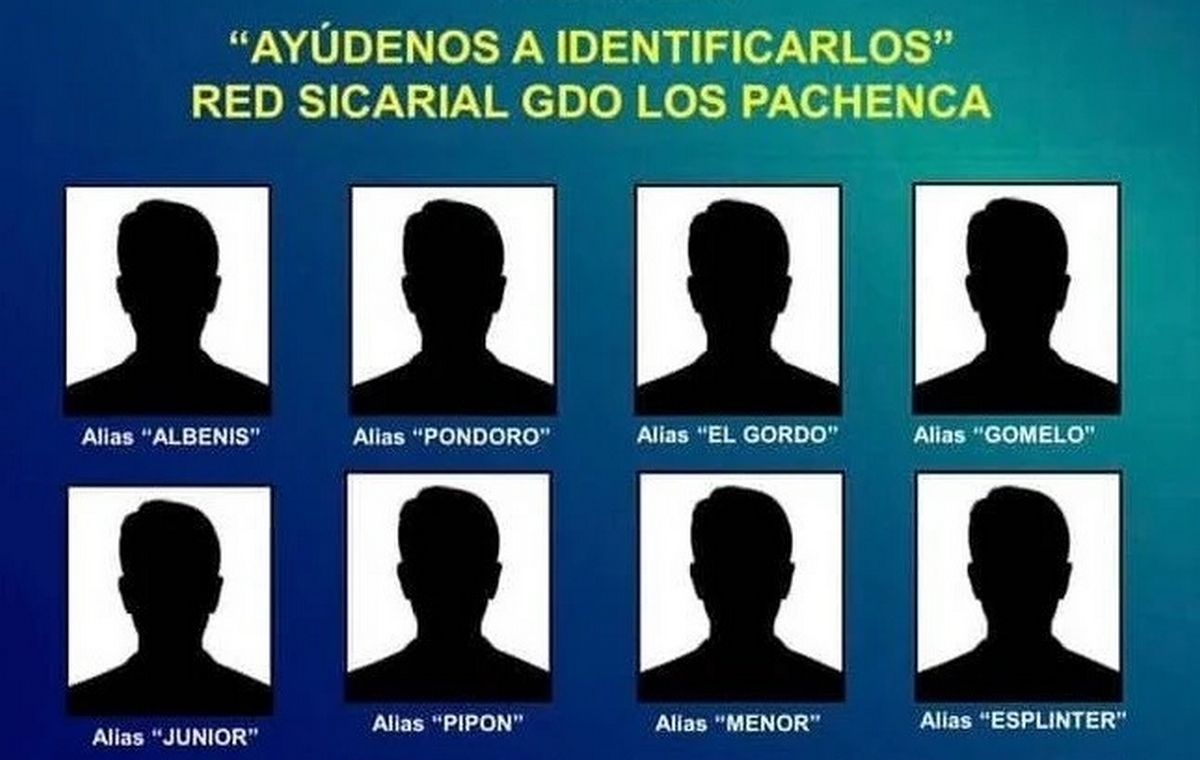 El cartel de los más buscados de la policía.. sin fotos ni nombres