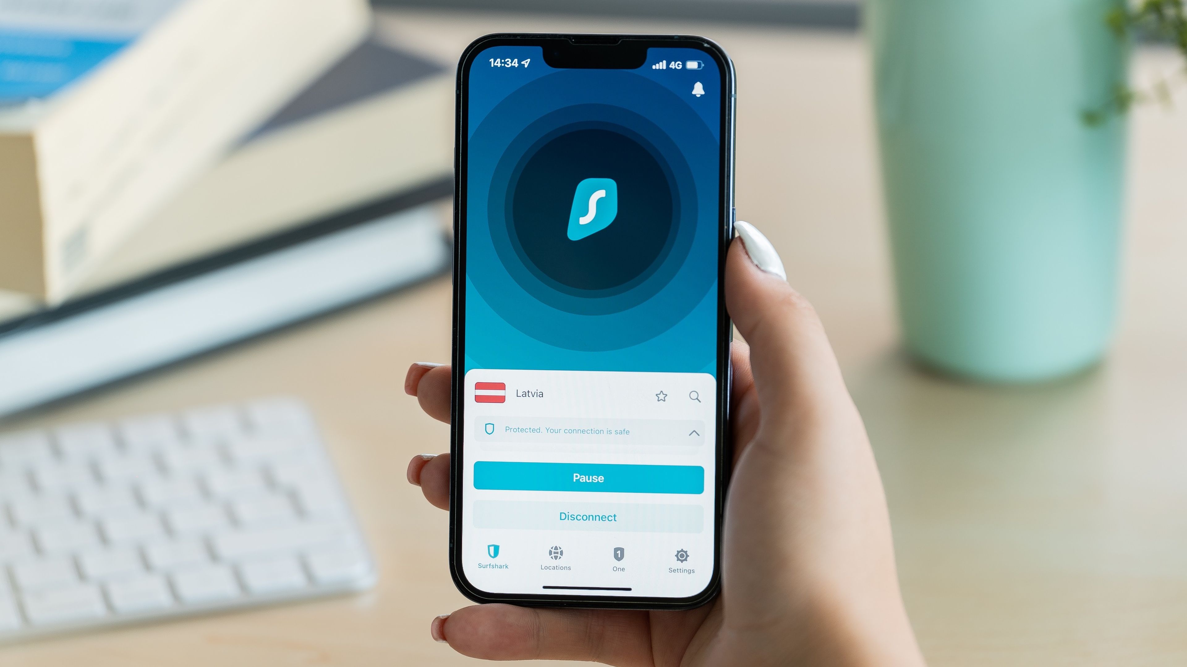 Surfshark VPN en un móvil