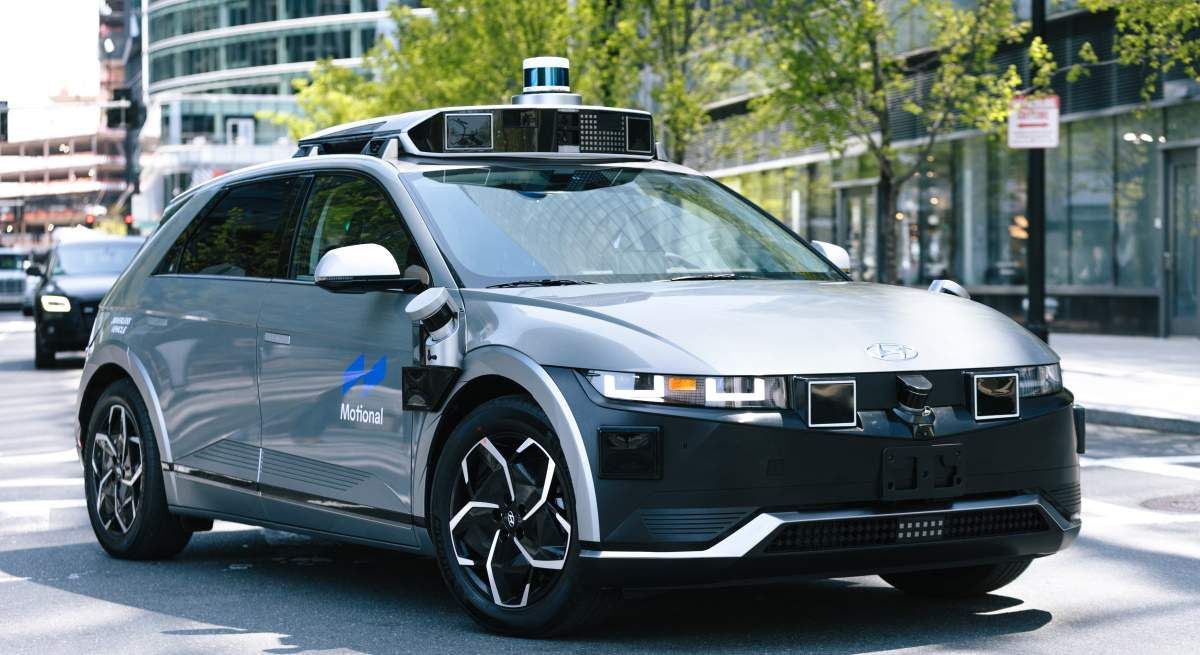 ¿Qué es robotaxi y cuándo los veremos circular por las calles?