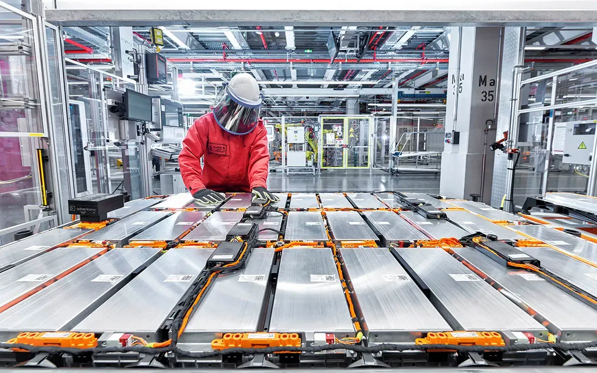 Europa cerca de romper su dependencia de las baterías chinas