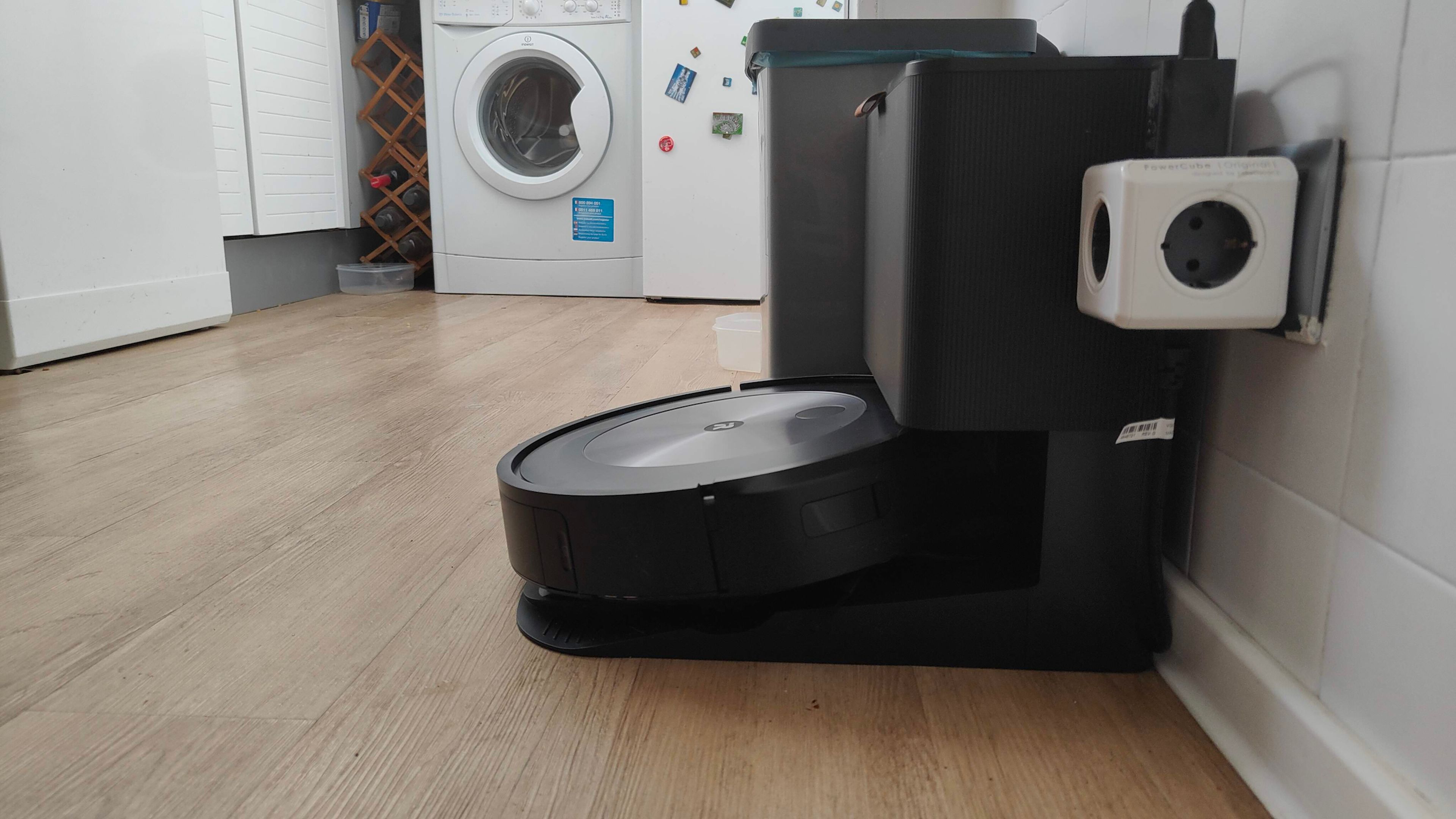 Roomba j7+