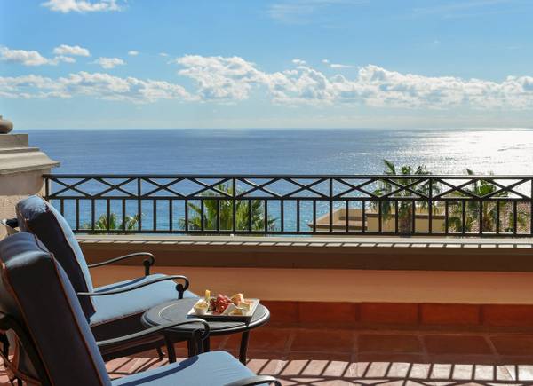 7 nights in an Executive Suite at a 5-star resort in Cabo