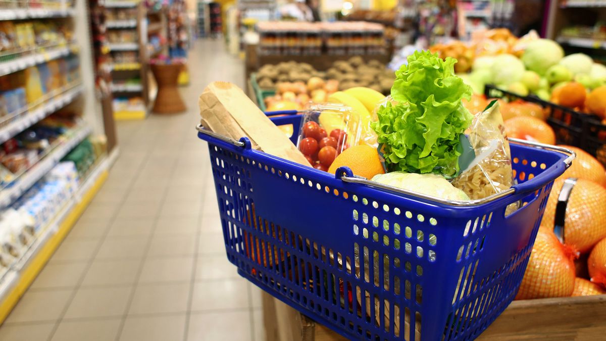 FACUA denuncia a 7 grandes cadenas de supermercados que no están aplicando la bajada del IVA