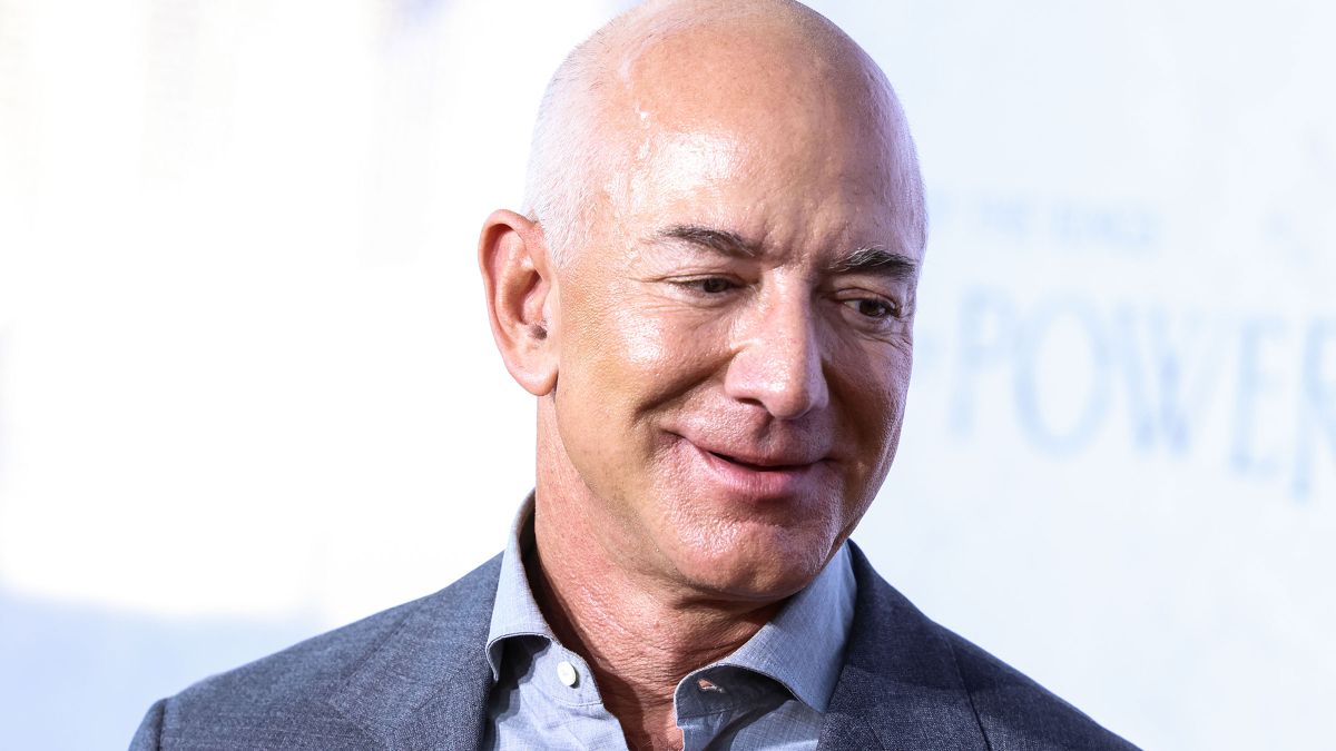 Jeff Bezos solo necesitó dos preguntas para saber que tenía que contratar a esta empleada