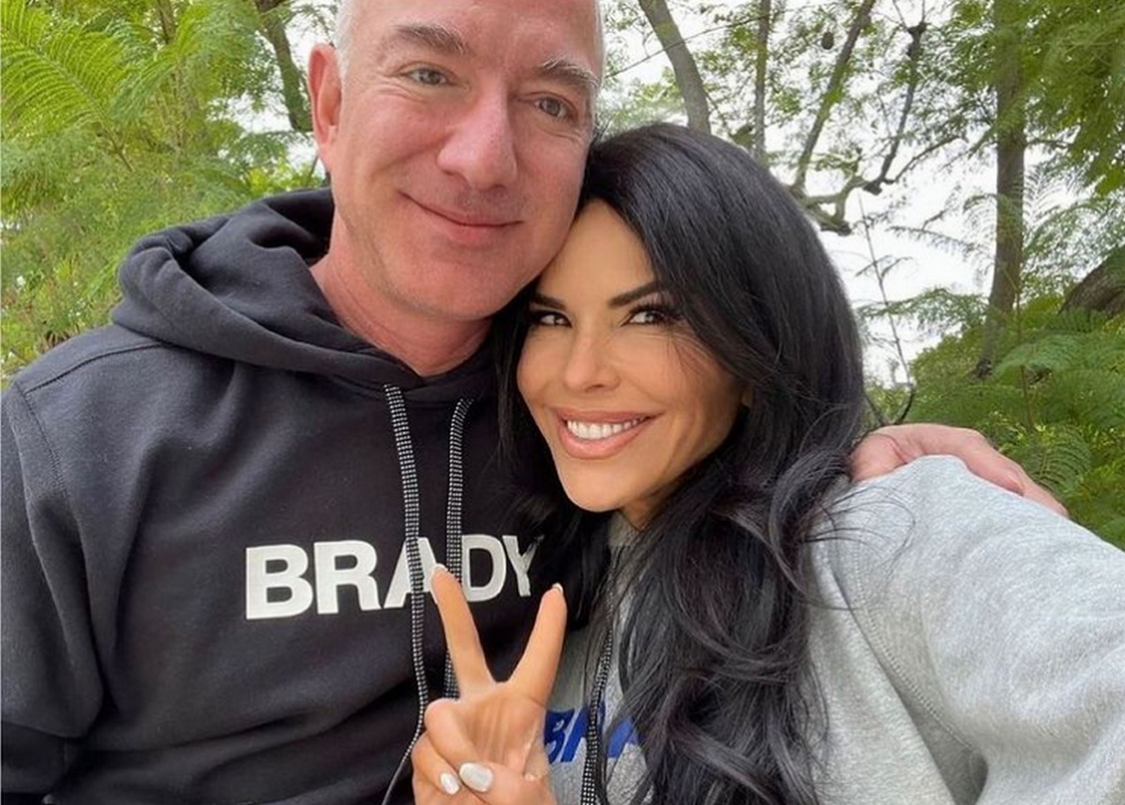 Lauren Sánchez, la pareja de Jeff Bezos, comandará el primer viaje espacial solo con mujeres de la historia