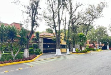 Vendo amplia y cómoda casa con excelente ubicación