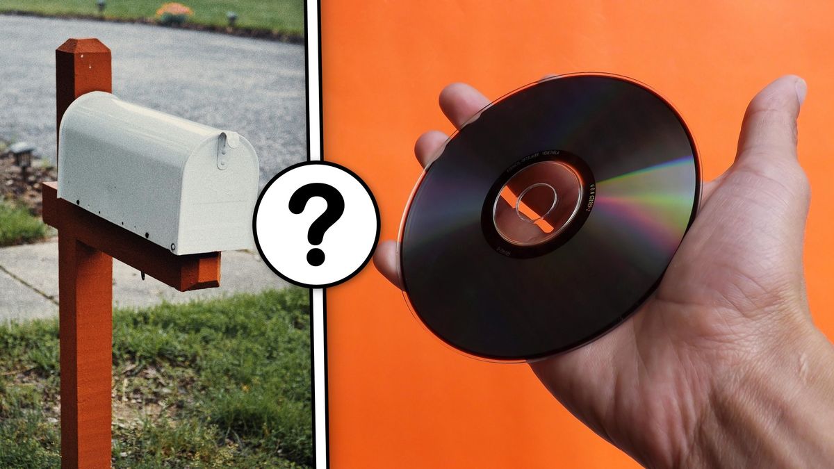 Encuentra en su buzón un CD con la inscripción “gratis del barrio” y lo reproduce: “¡Podrían ser imitadores!”