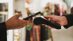 El aviso del Banco de España para los pagos con 'contactless': el gesto que no debes olvidar