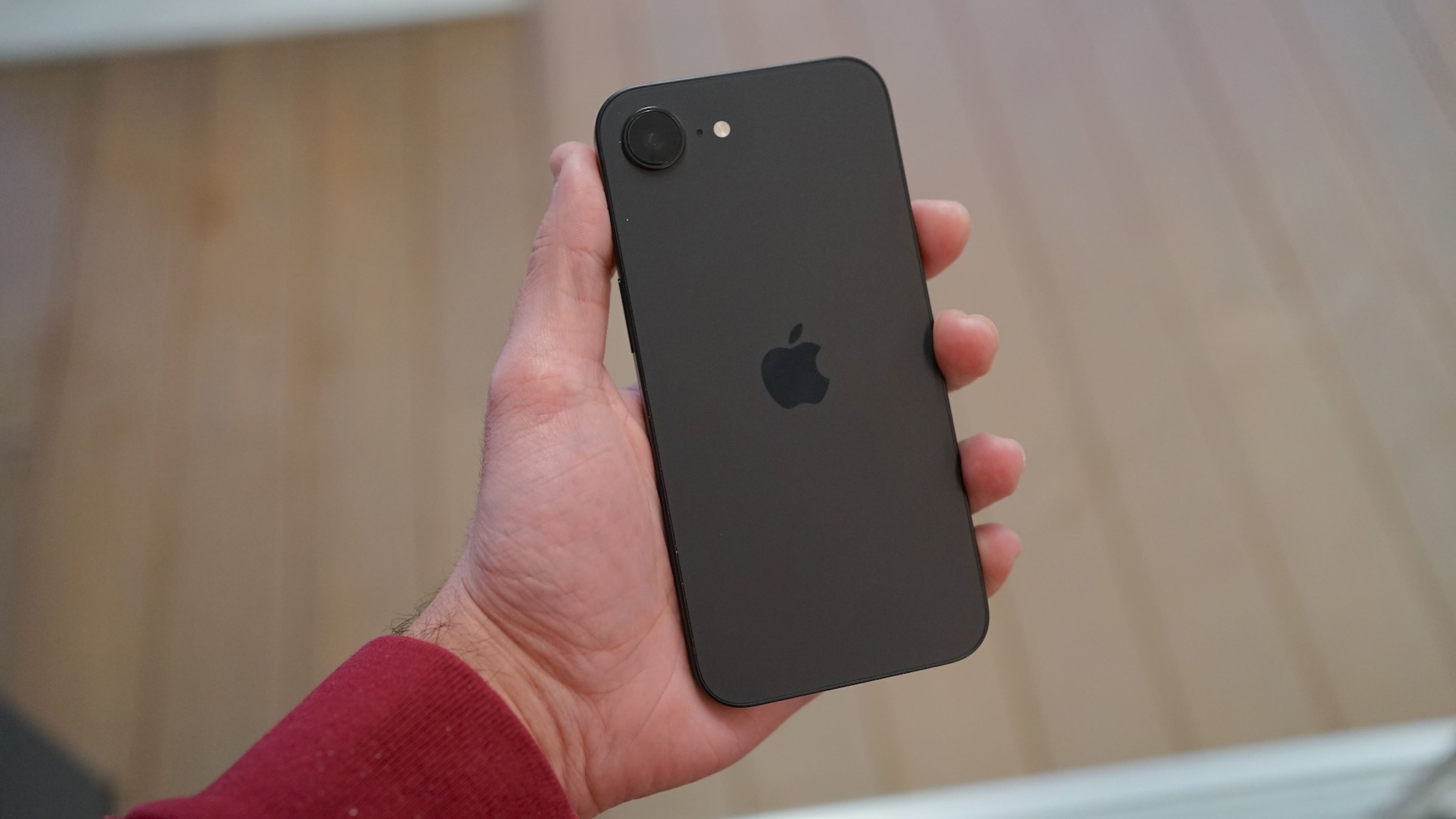iPhone 16e