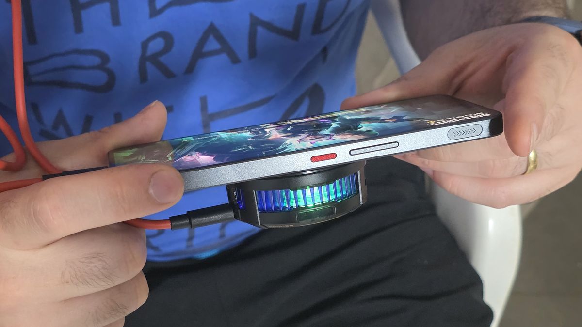 Nunca había probado un ventilador para móvil, pero el ZTE Nubia Neo 3 GT 5G me ha creado ya una necesidad