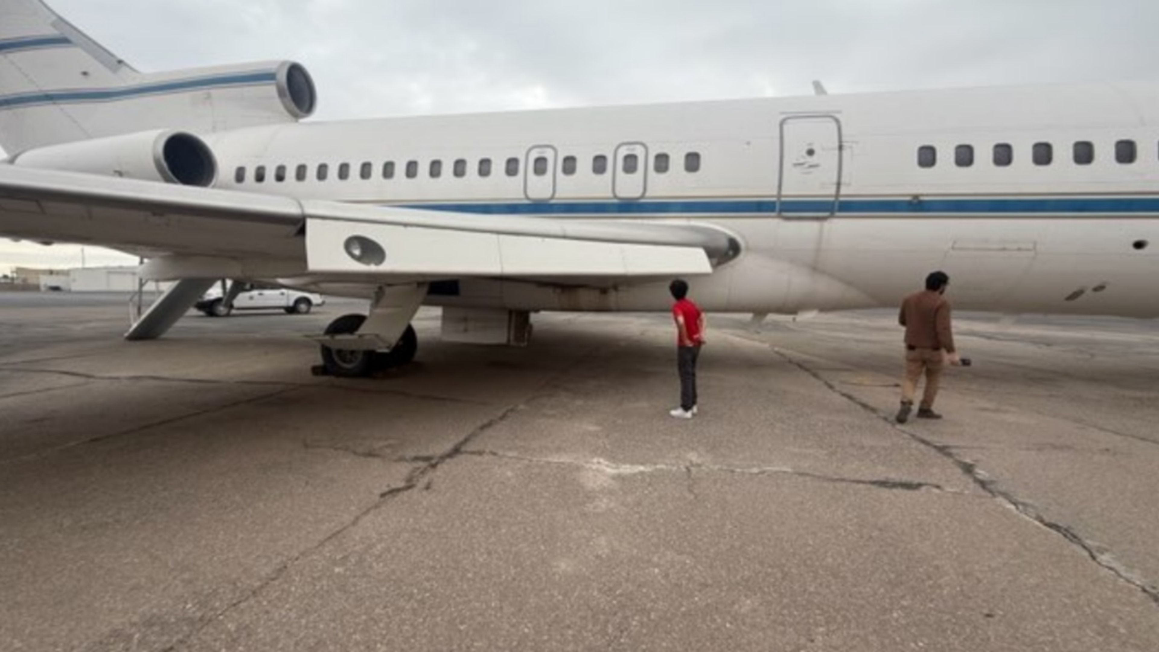 Compran un Boeing 727 abandonado por poco más de 8.000 euros: "Chicos, aquí tienen una bomba"