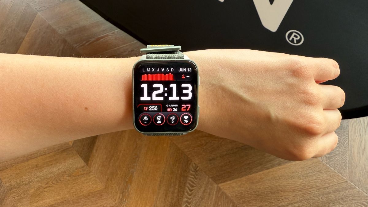 Garmin estrena un reloj con una pantalla enorme para consultar mapas y métricas de salud y fitness de un solo vistazo