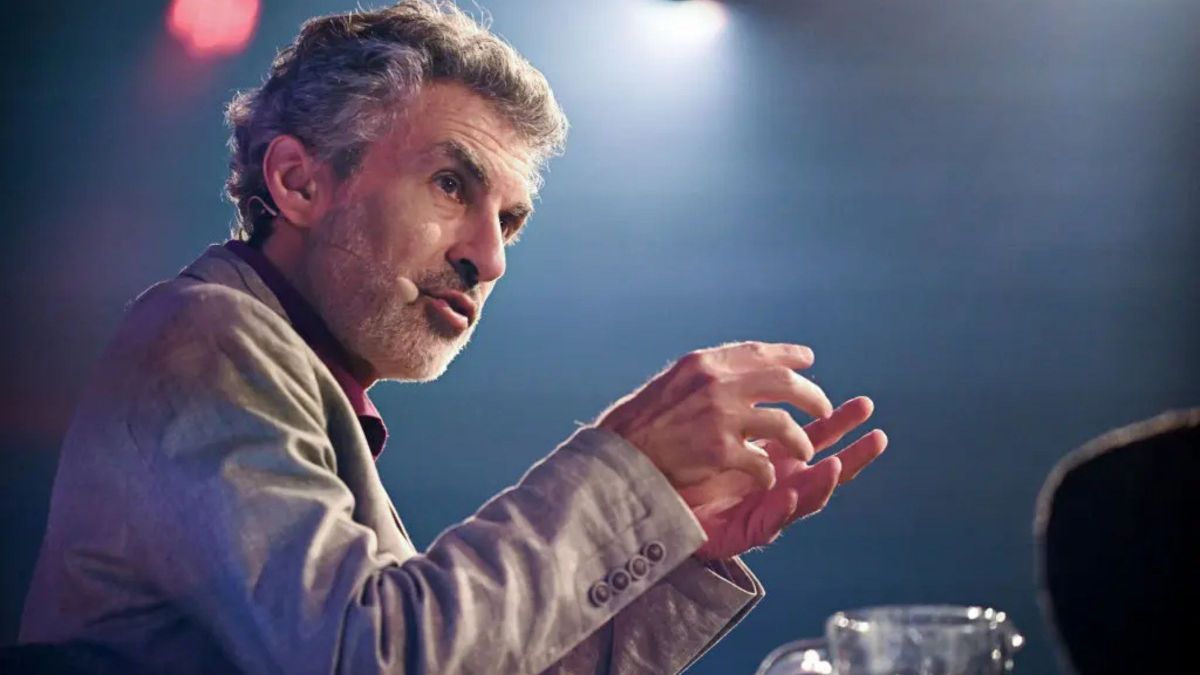 Yoshua Bengio, padre de la IA, comparte el secreto de cómo esta tecnología se desarrolla: “No puedes controlarla”