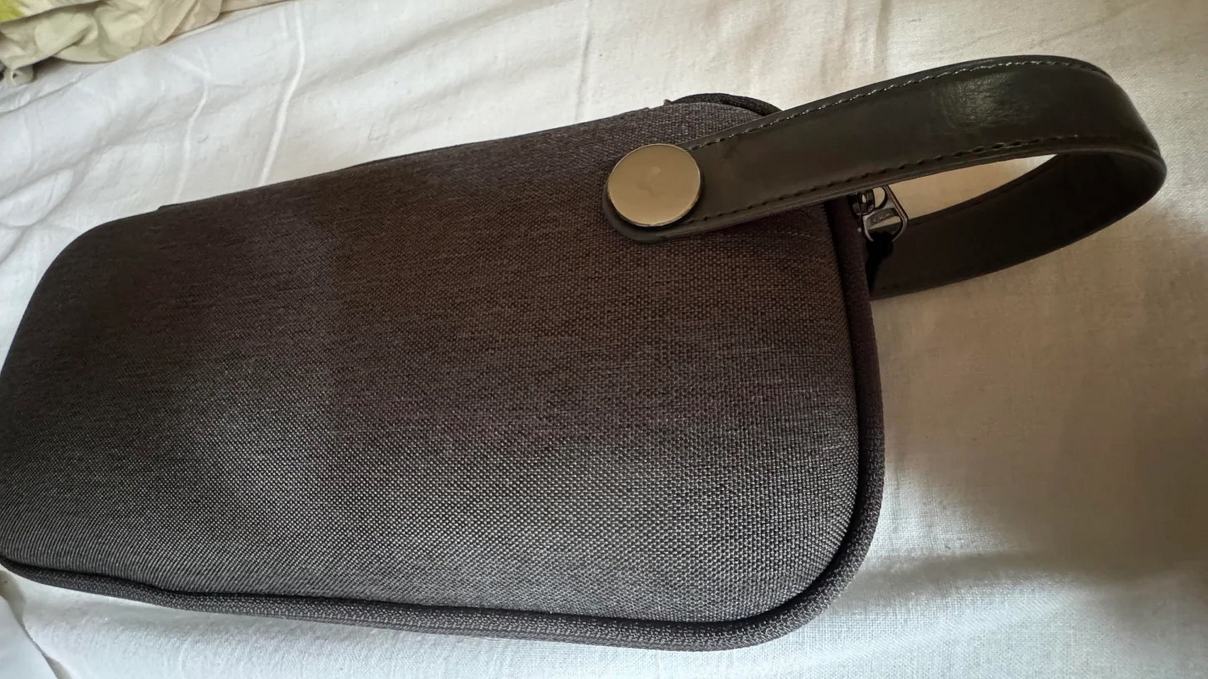 Cuidado con las fundas baratas de Nintendo Switch 2: han descubierto una que daña la pantalla de la consola