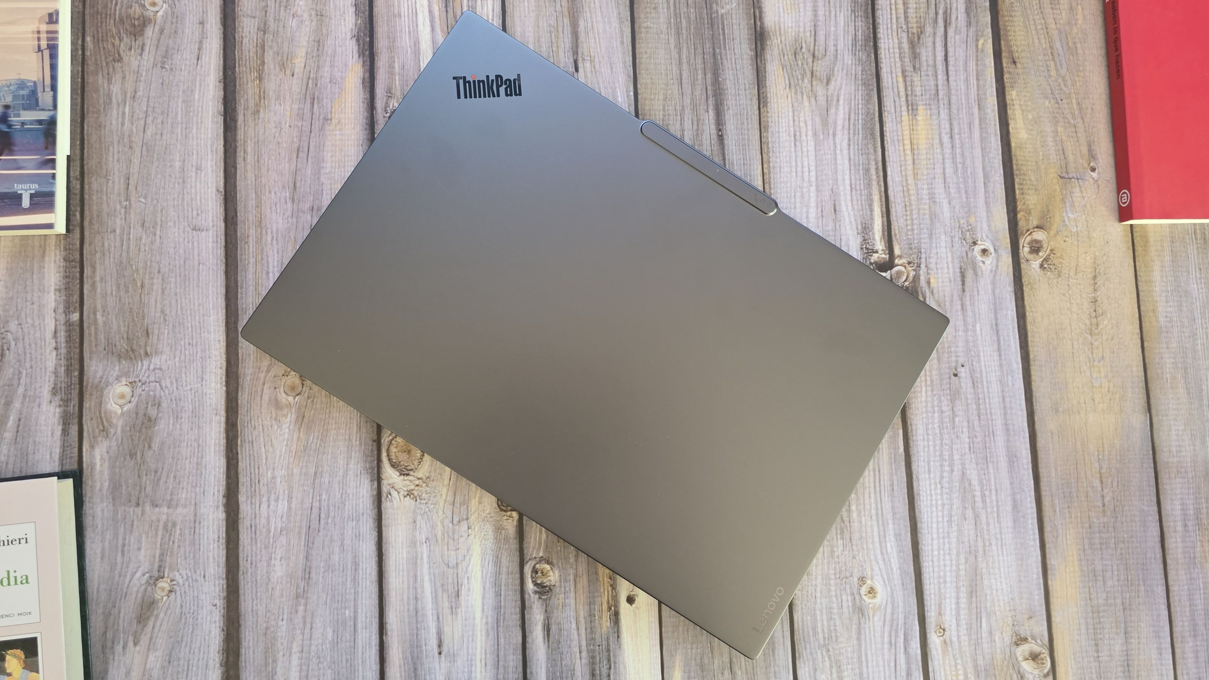 Lenovo ThinkPad X9 Aura Edition