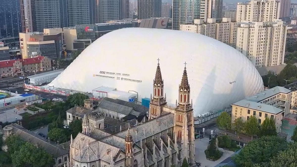 estrena una cúpula hinchable del tamaño de un estadio de fútbol para una función que no imaginas