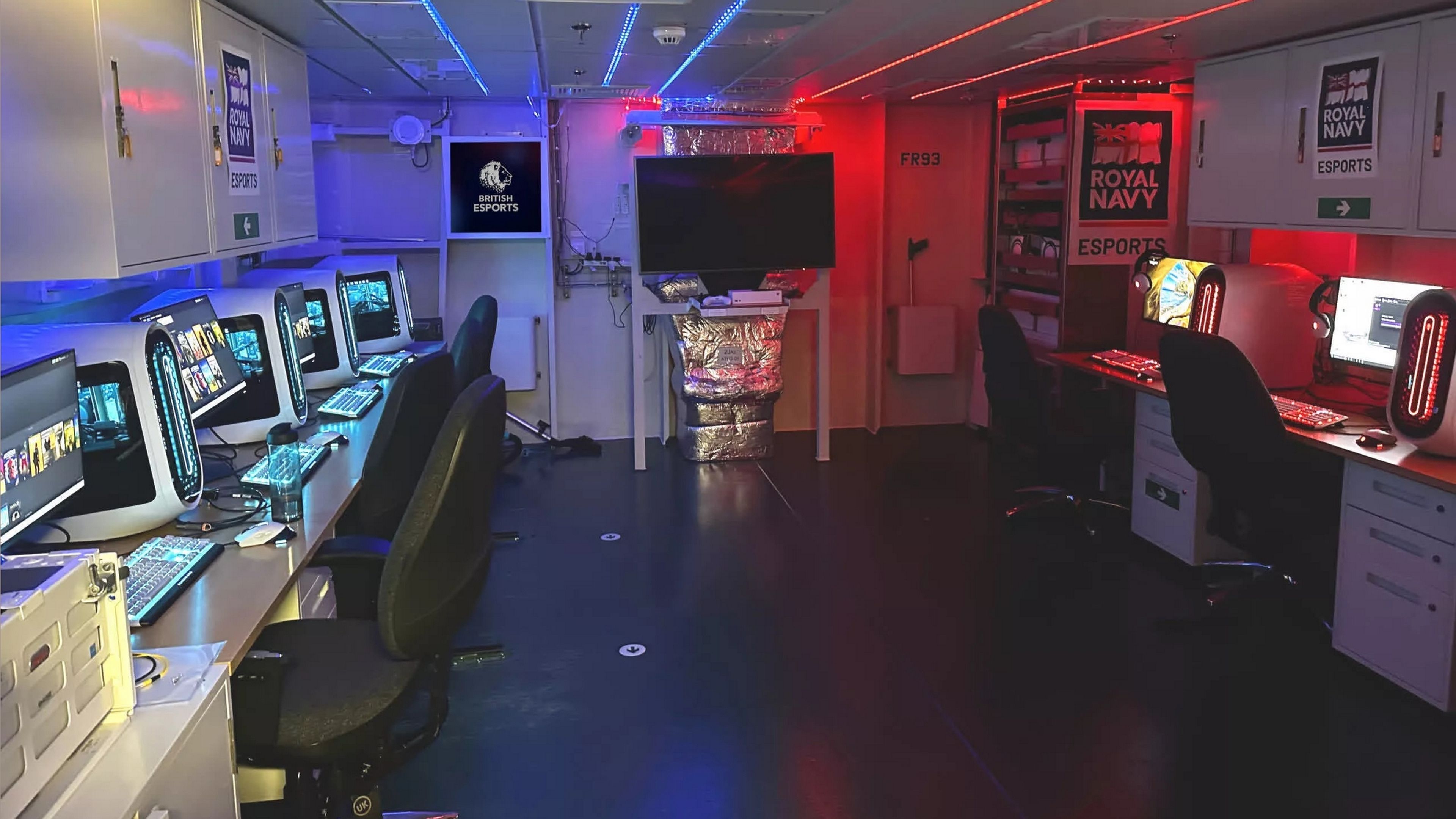 Así es la sala gaming del portaaviones HMS Príncipe de Gales